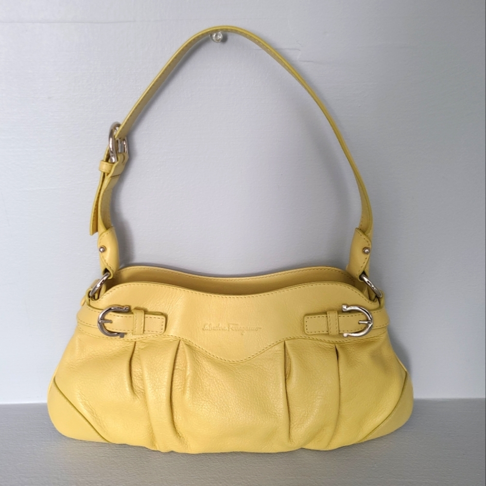 Salvatore Ferragamo EE-21 5839 Shoulder Bag
